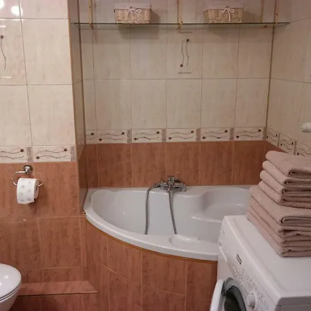 Daire Wygodny, 2-pokojowy Apartament Blisko Centrum