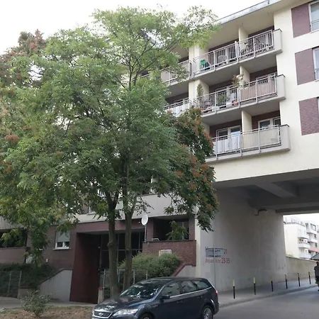 Wygodny, 2-pokojowy Apartament Blisko Centrum Daire